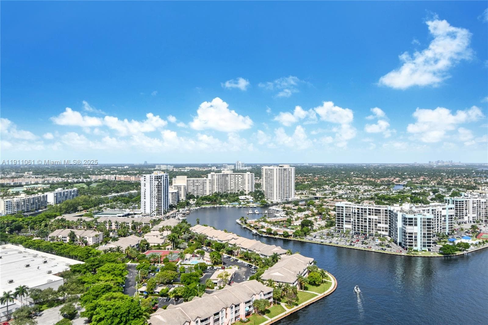 4010 Ocean Dr R3206 photo 11