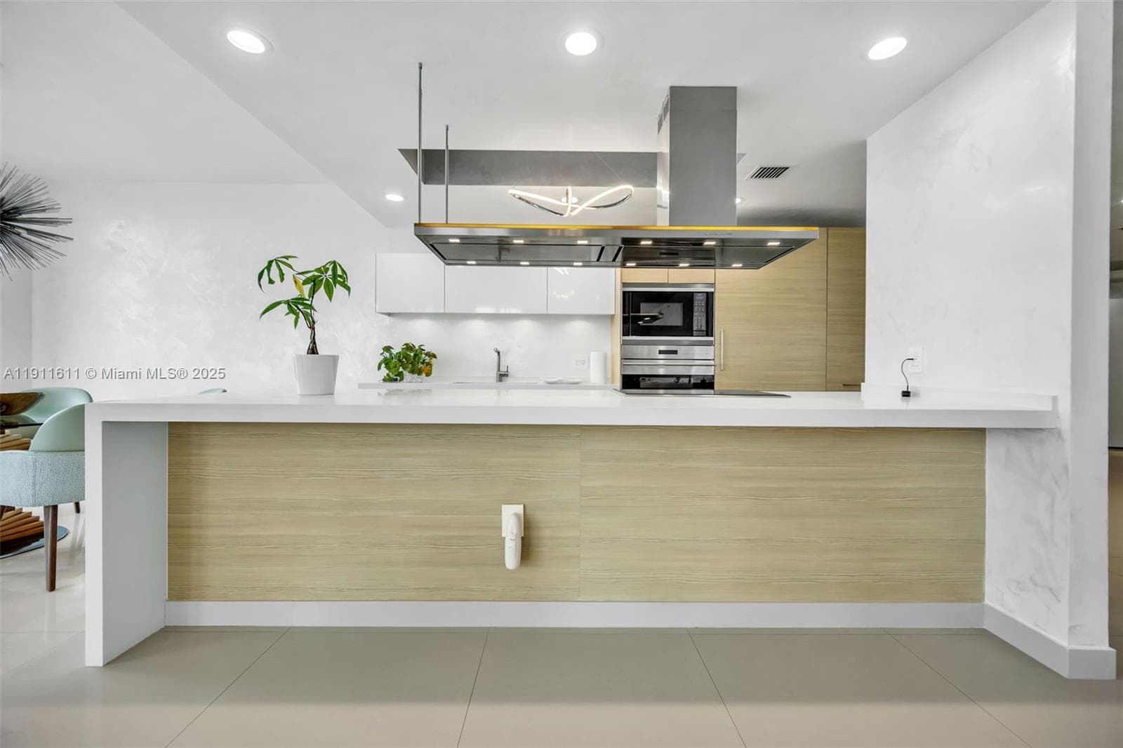 17301 Biscayne Blvd 910 photo 6