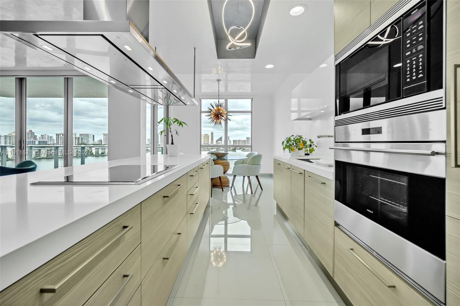 17301 Biscayne Blvd 910 photo 3