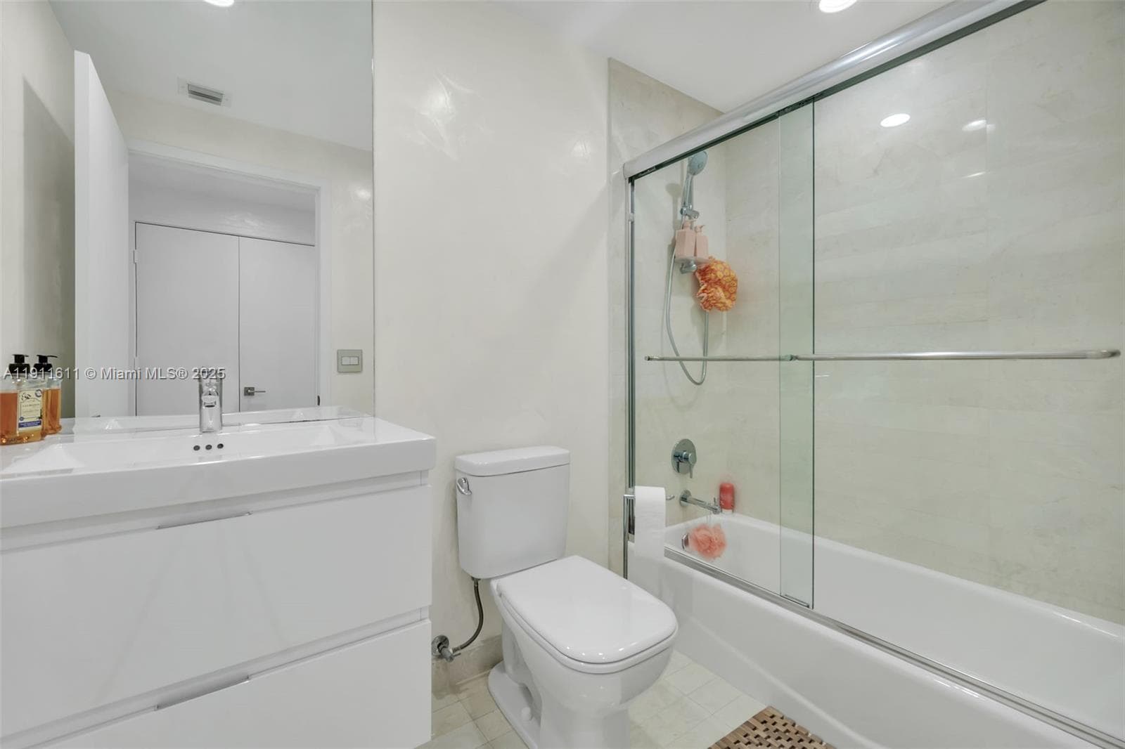 17301 Biscayne Blvd 910 photo 24