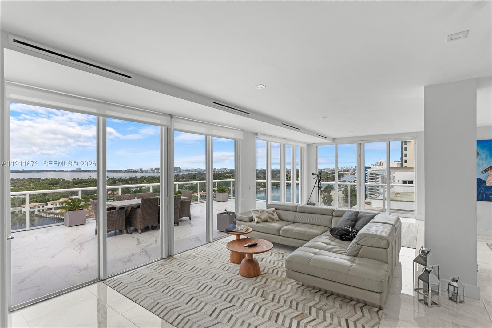 5001 Collins Ave 3