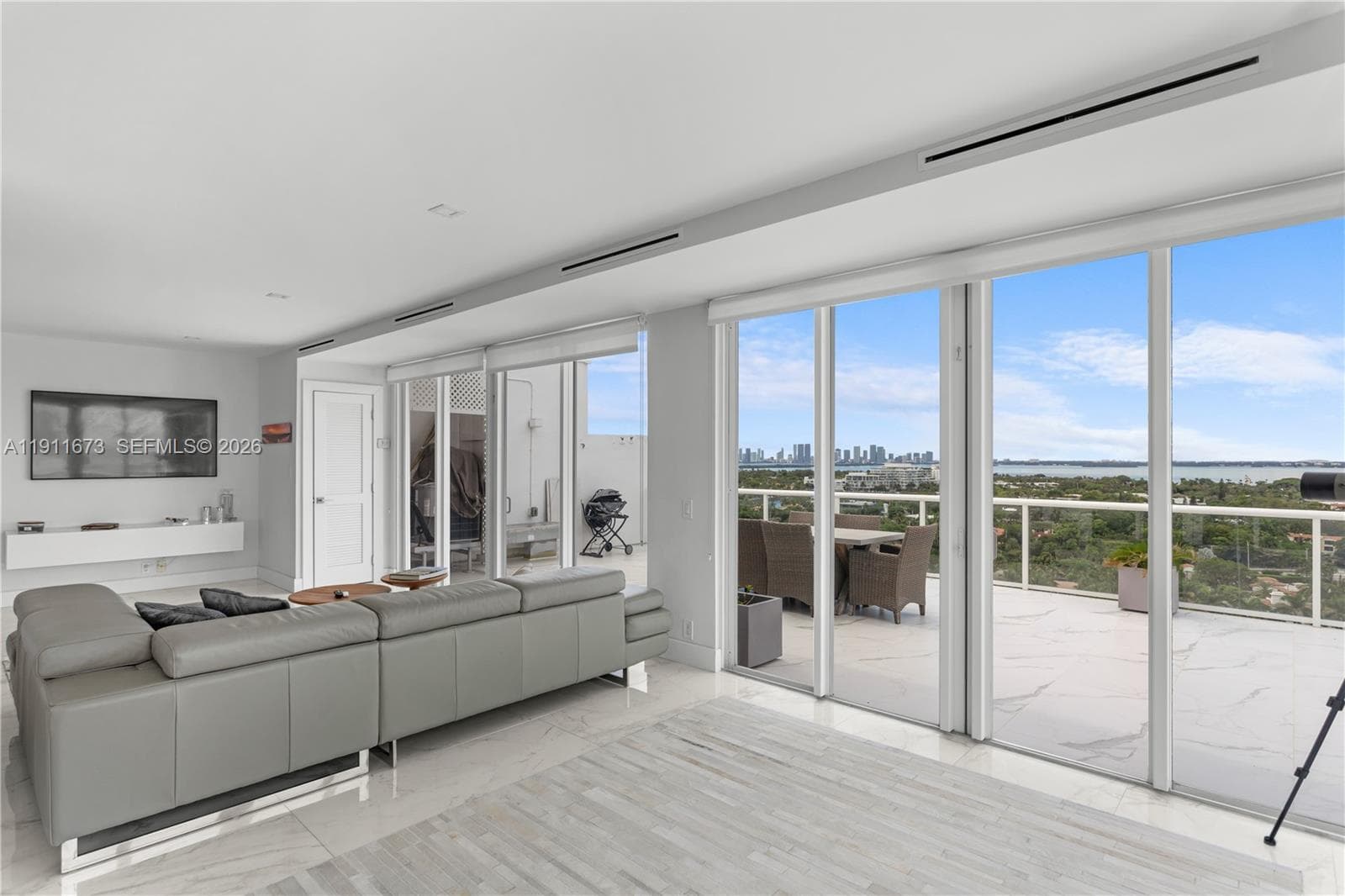 5001 Collins Ave 5
