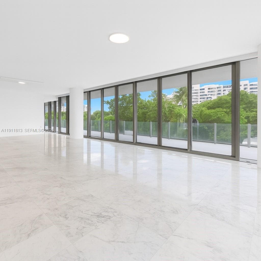 350 Ocean Dr 5