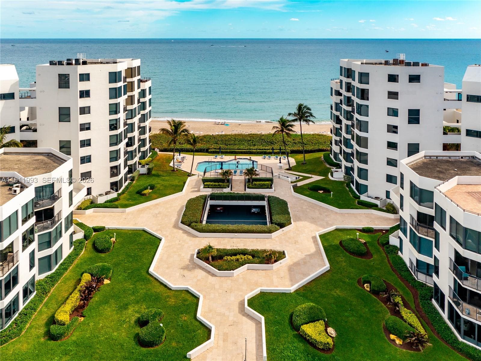 2565 Ocean Blvd 1