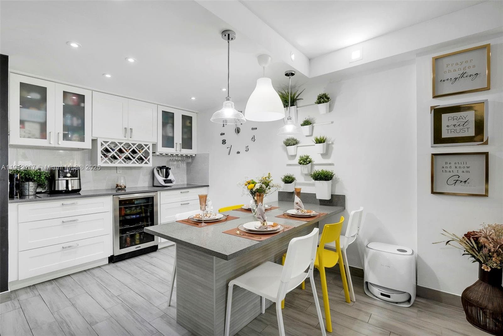 2121 Ocean Blvd 5