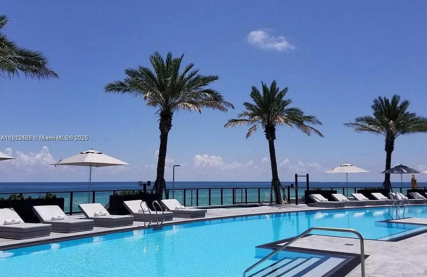 18555 Collins Ave 1