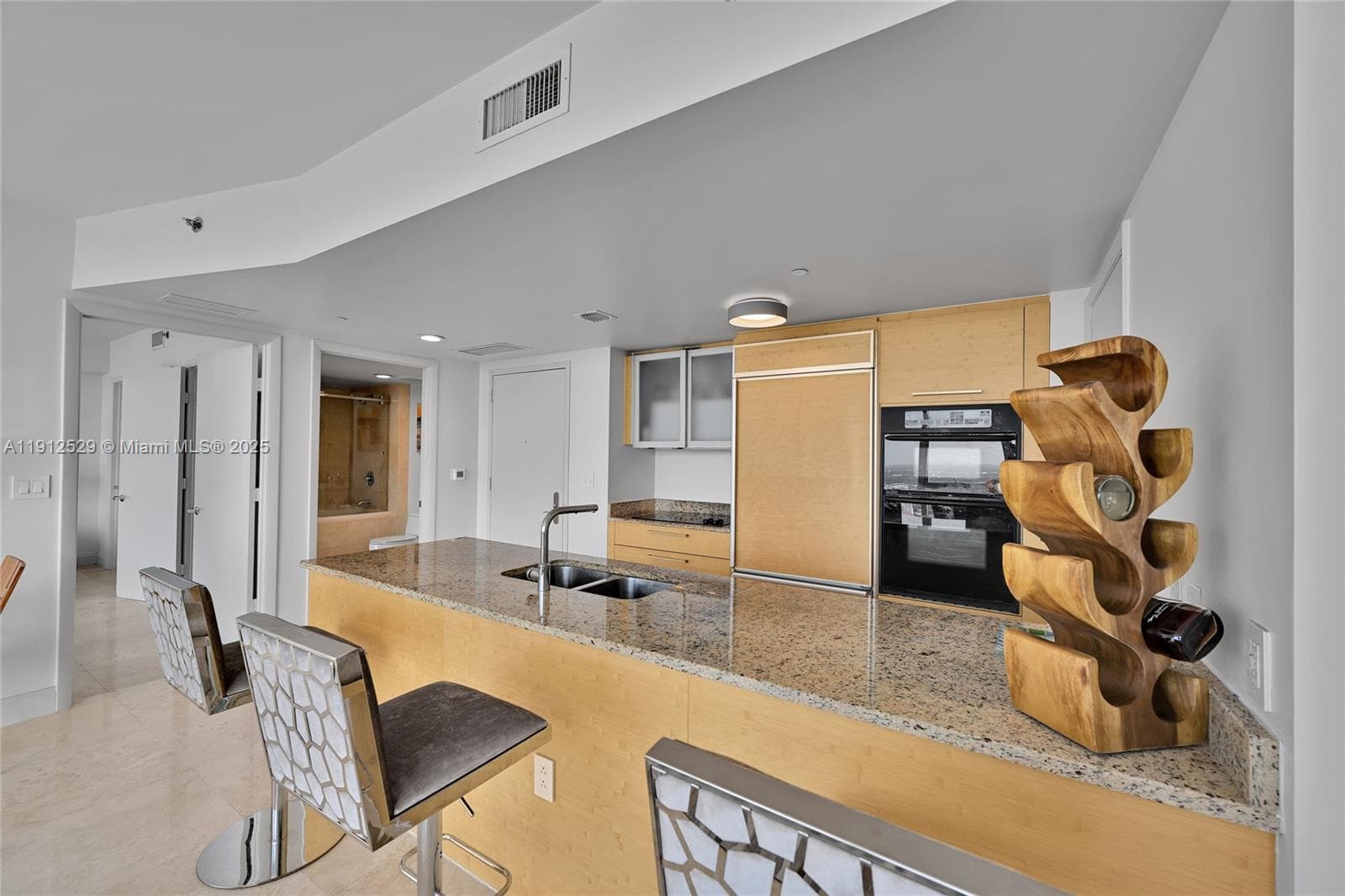 1830 Ocean Dr 4807 photo 12