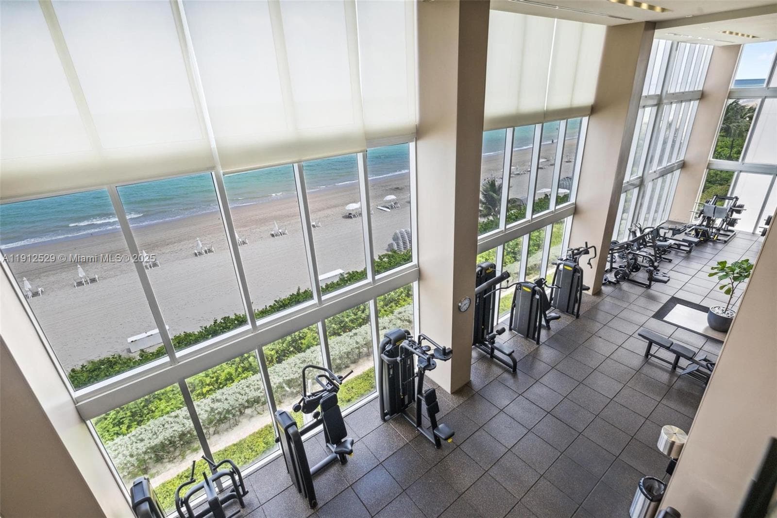 1830 Ocean Dr 4807 photo 22