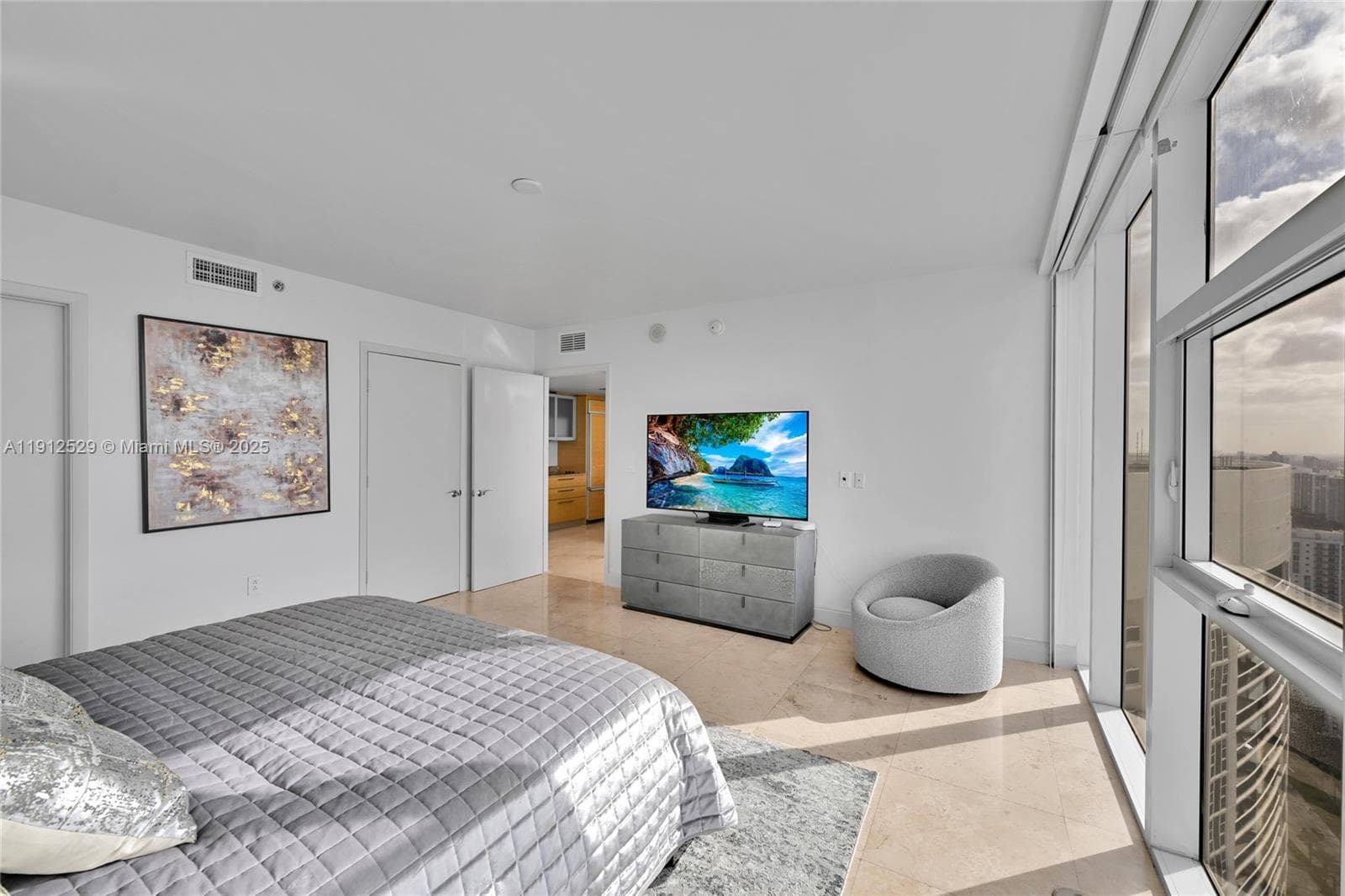 1830 Ocean Dr 3