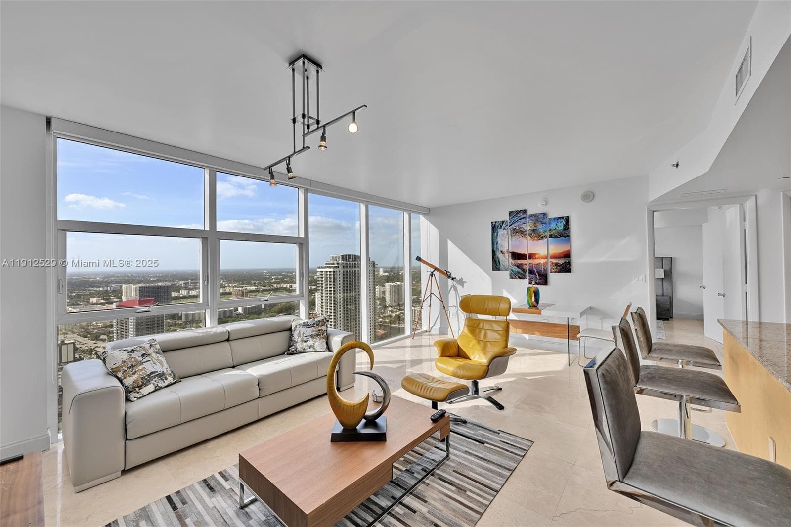 1830 Ocean Dr 5
