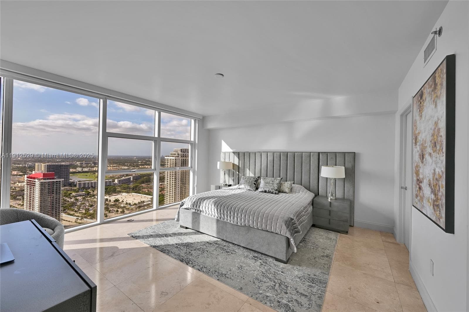 1830 Ocean Dr 4807 photo 10