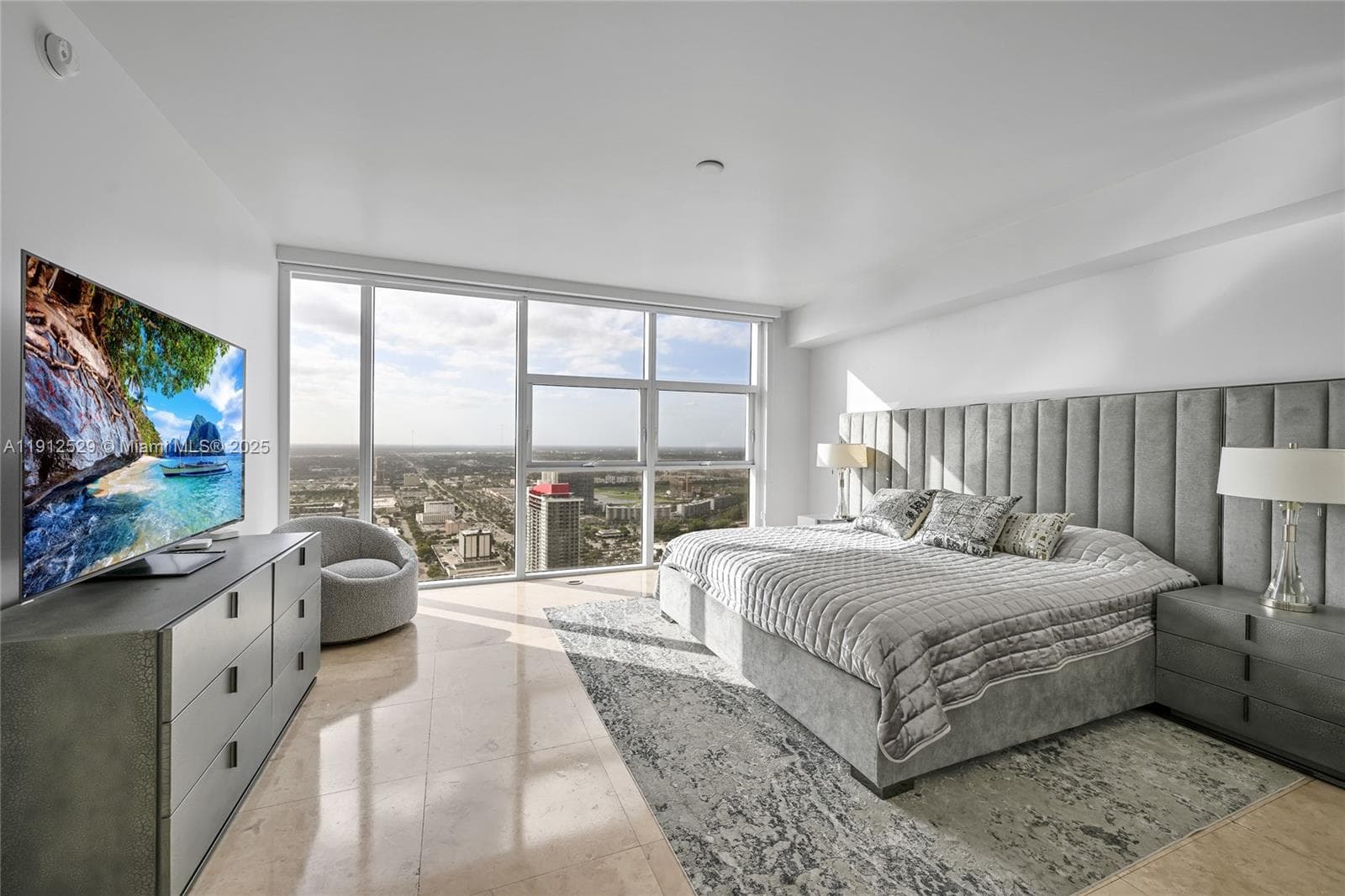 1830 Ocean Dr 4807 photo 15