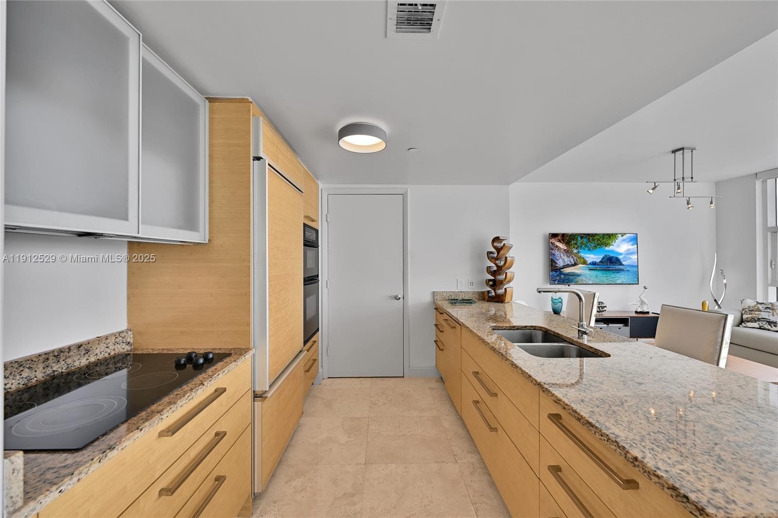 1830 Ocean Dr 4807 photo 8