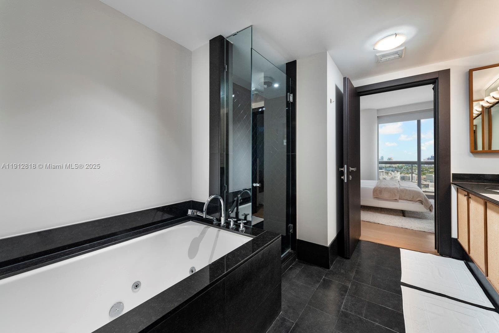 101 20th St 3006 photo 14