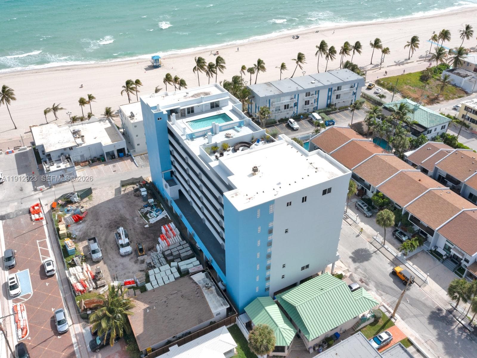 320 Surf Rd 1