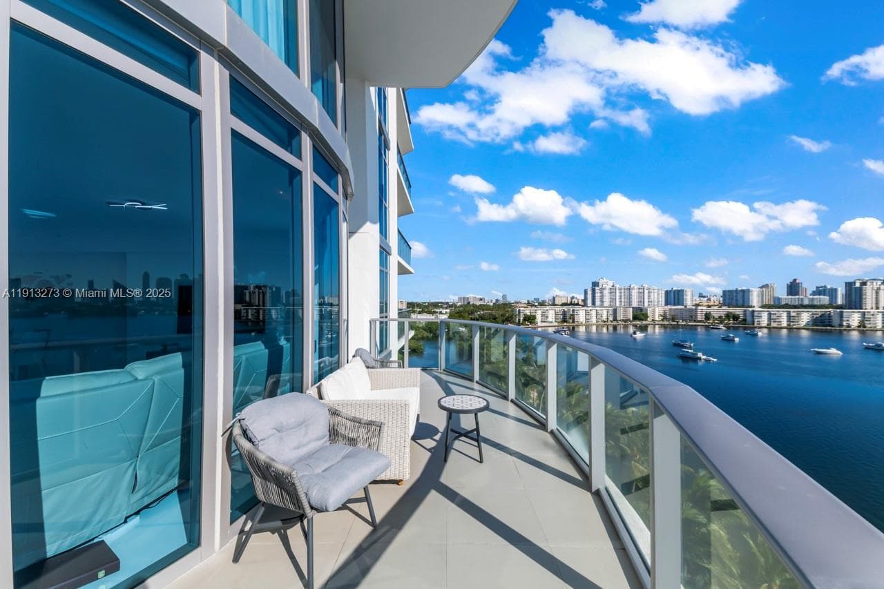 17301 Biscayne Blvd 811 photo 13