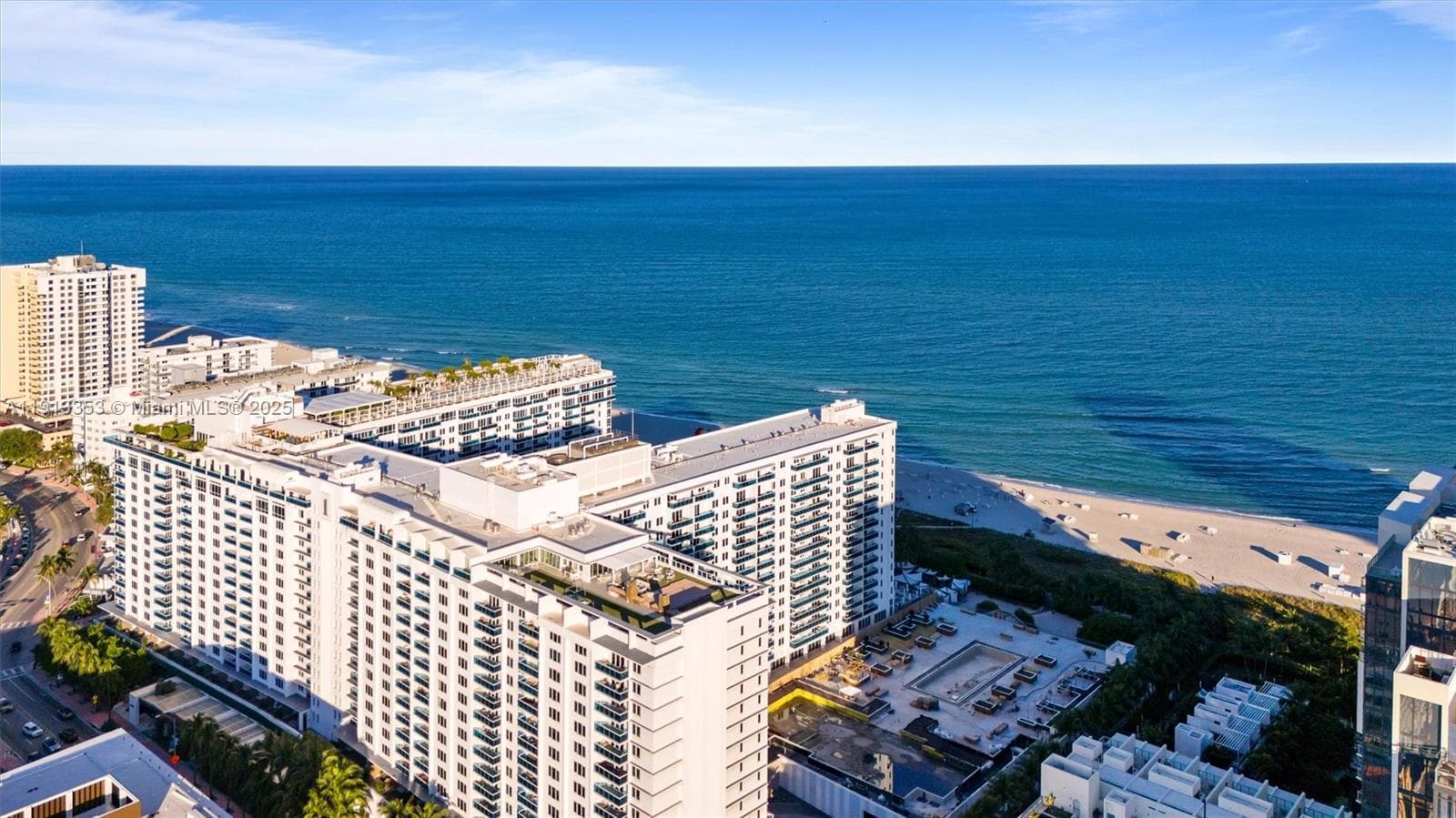 2301 Collins Ave 4