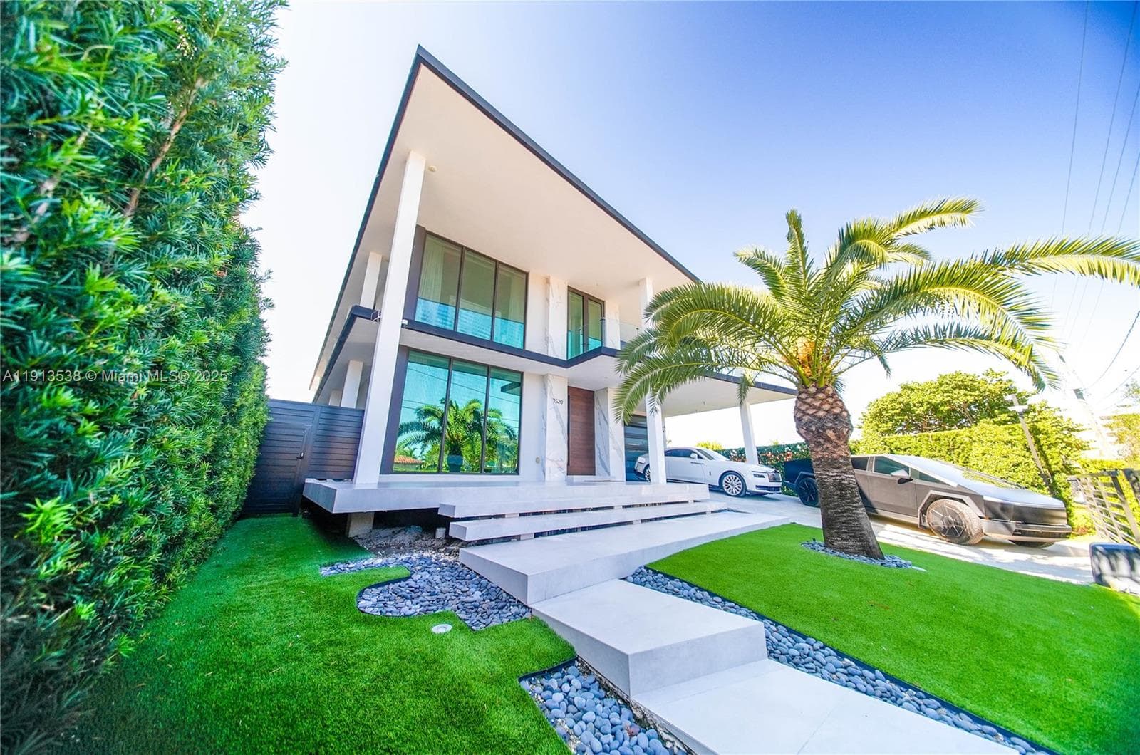 7520 Treasure Dr 2