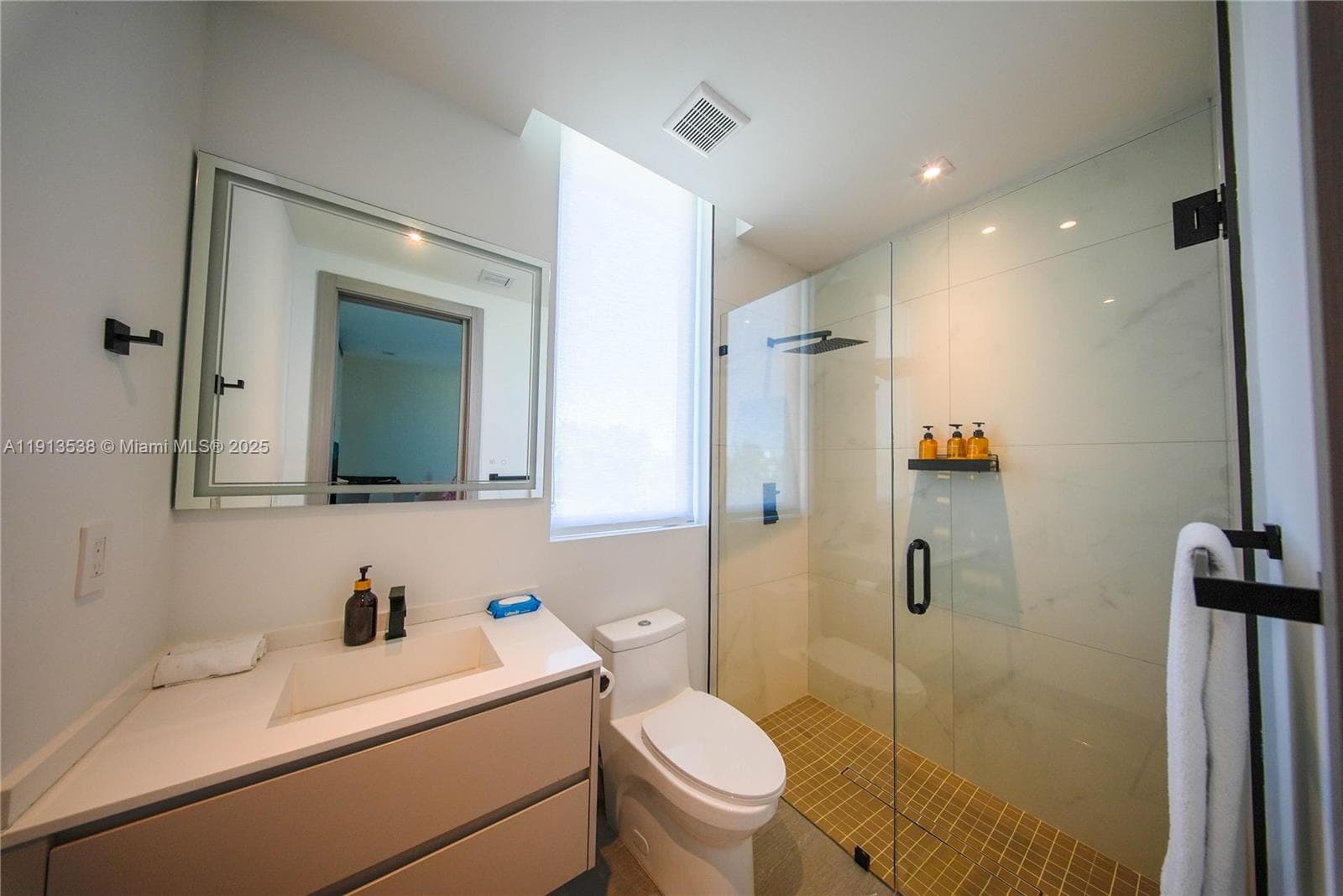 7520 Treasure Dr photo 20