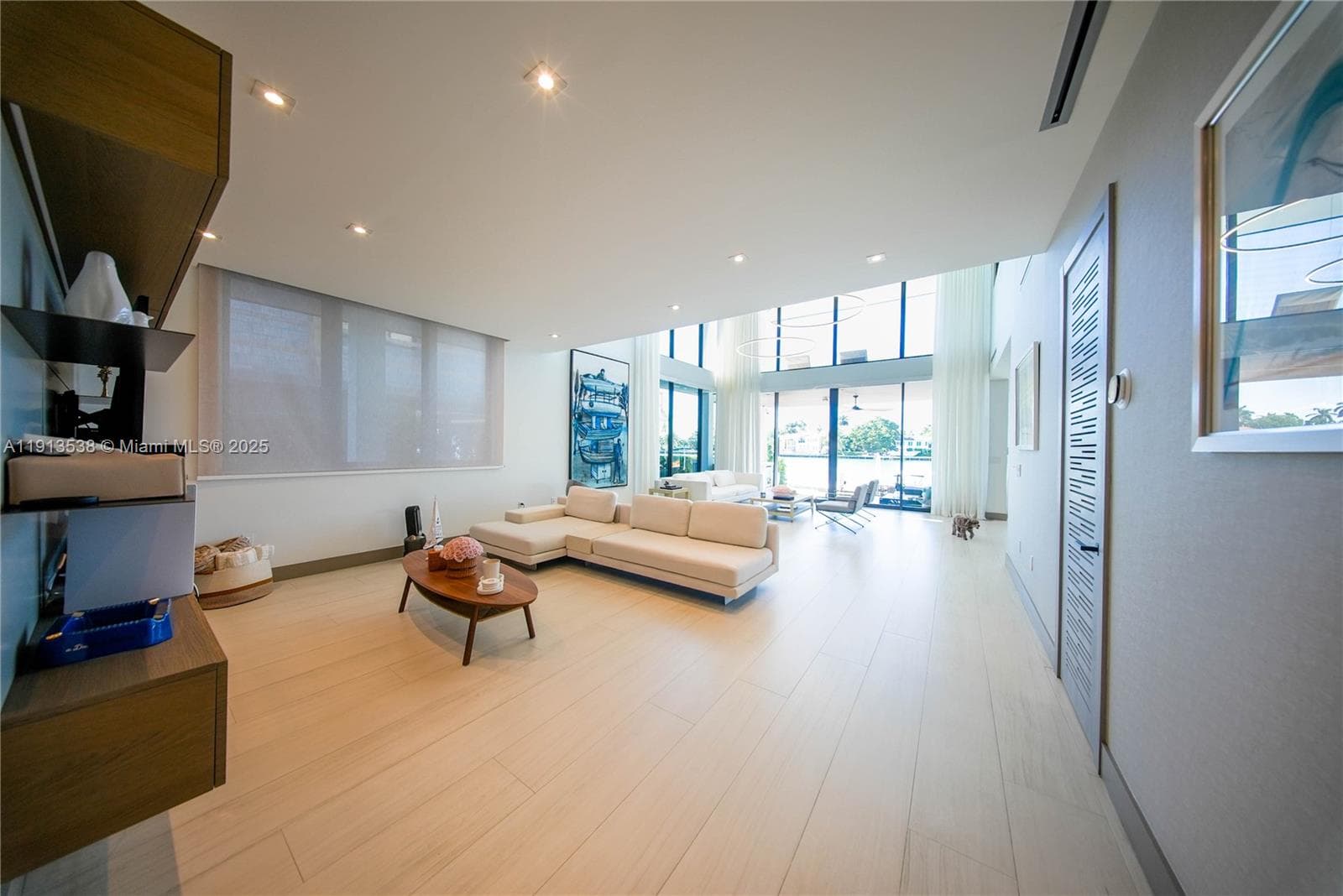 7520 Treasure Dr 4