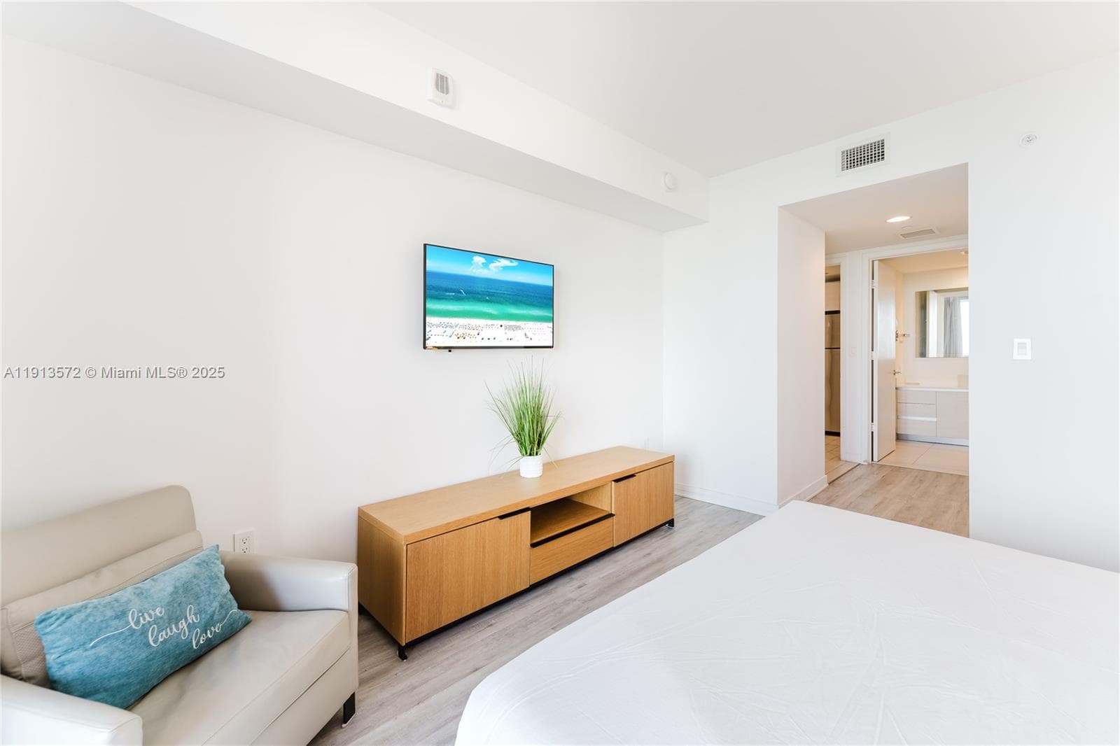 2602 E Hallandale Beach Blvd R1206 photo 8
