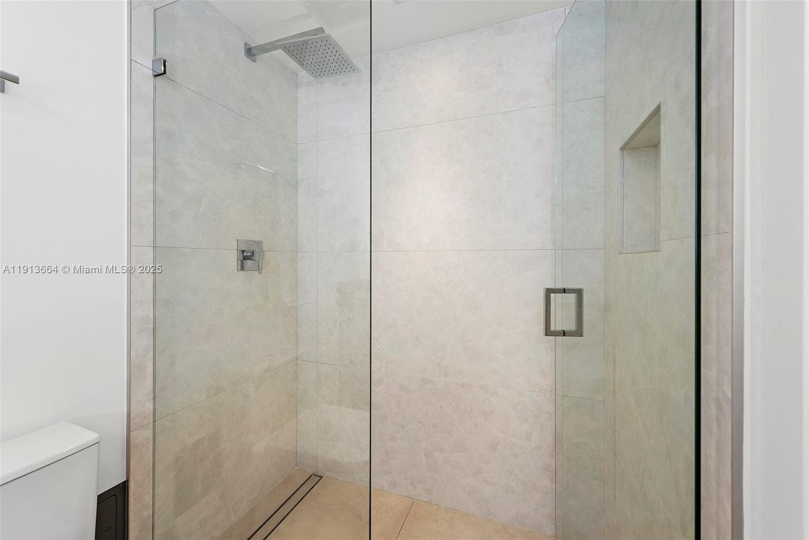 2301 Collins Ave 1004 photo 17