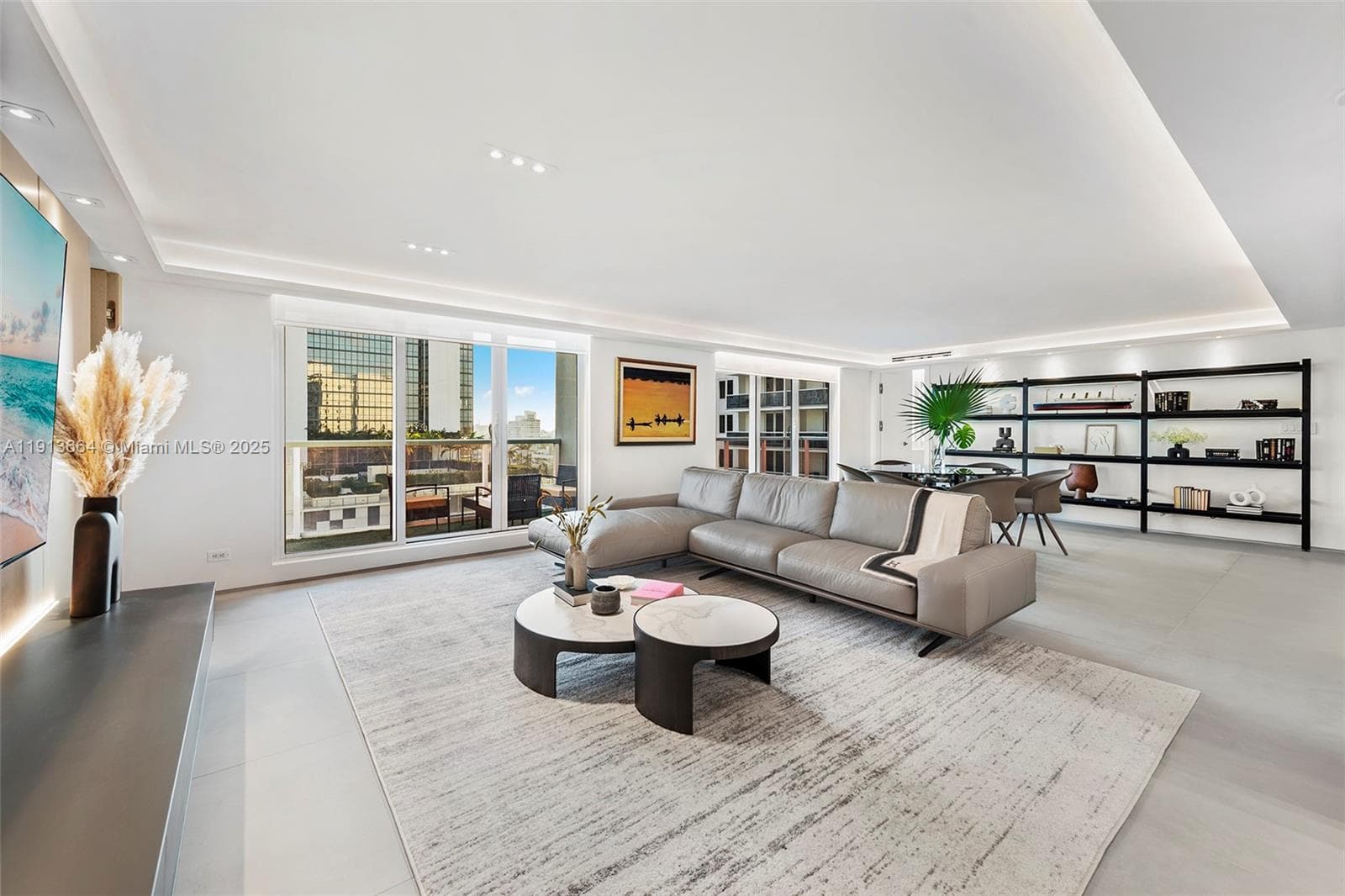 2301 Collins Ave 1