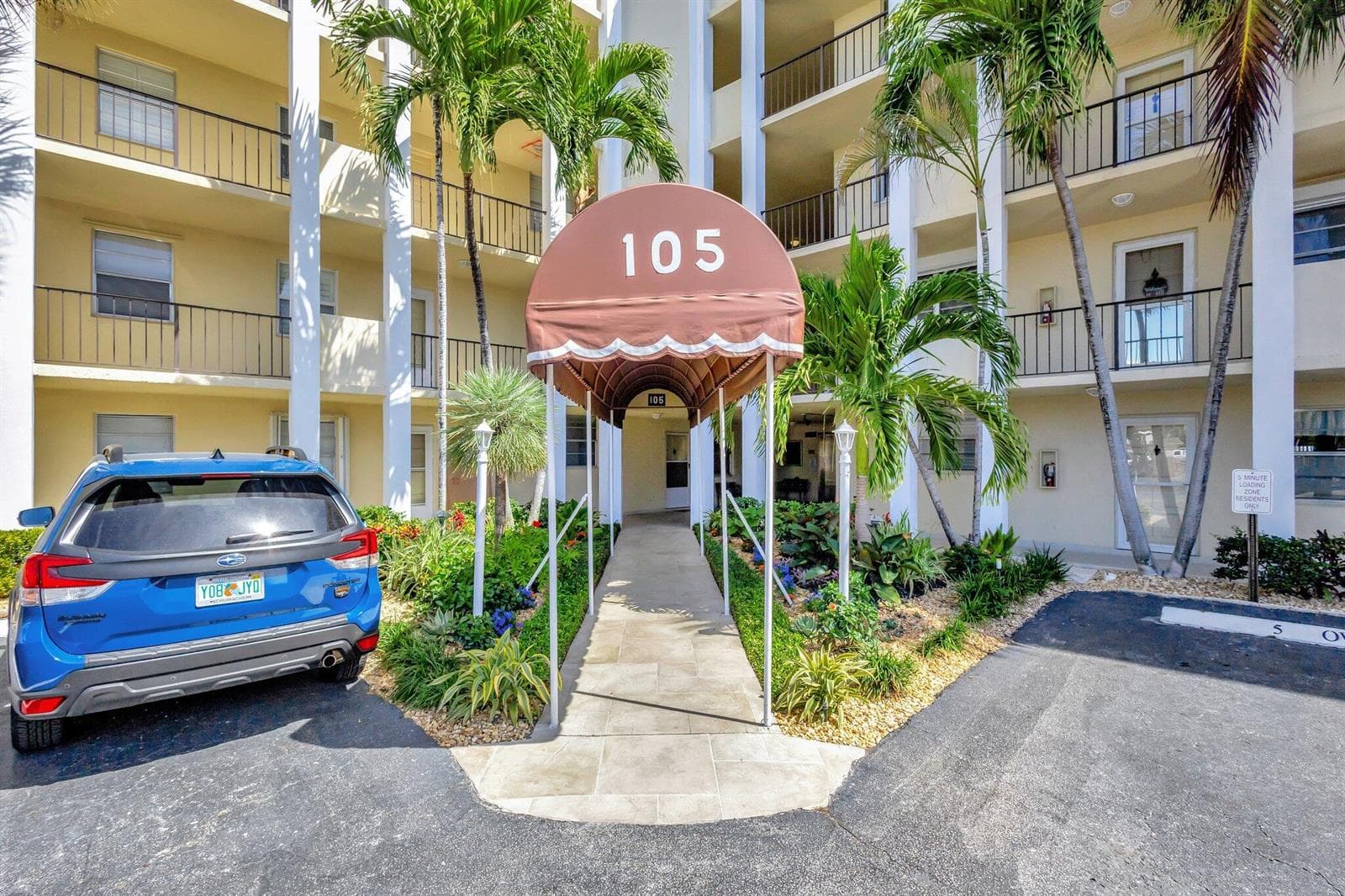 105 Paradise Harbour Boulevard 109 photo 21