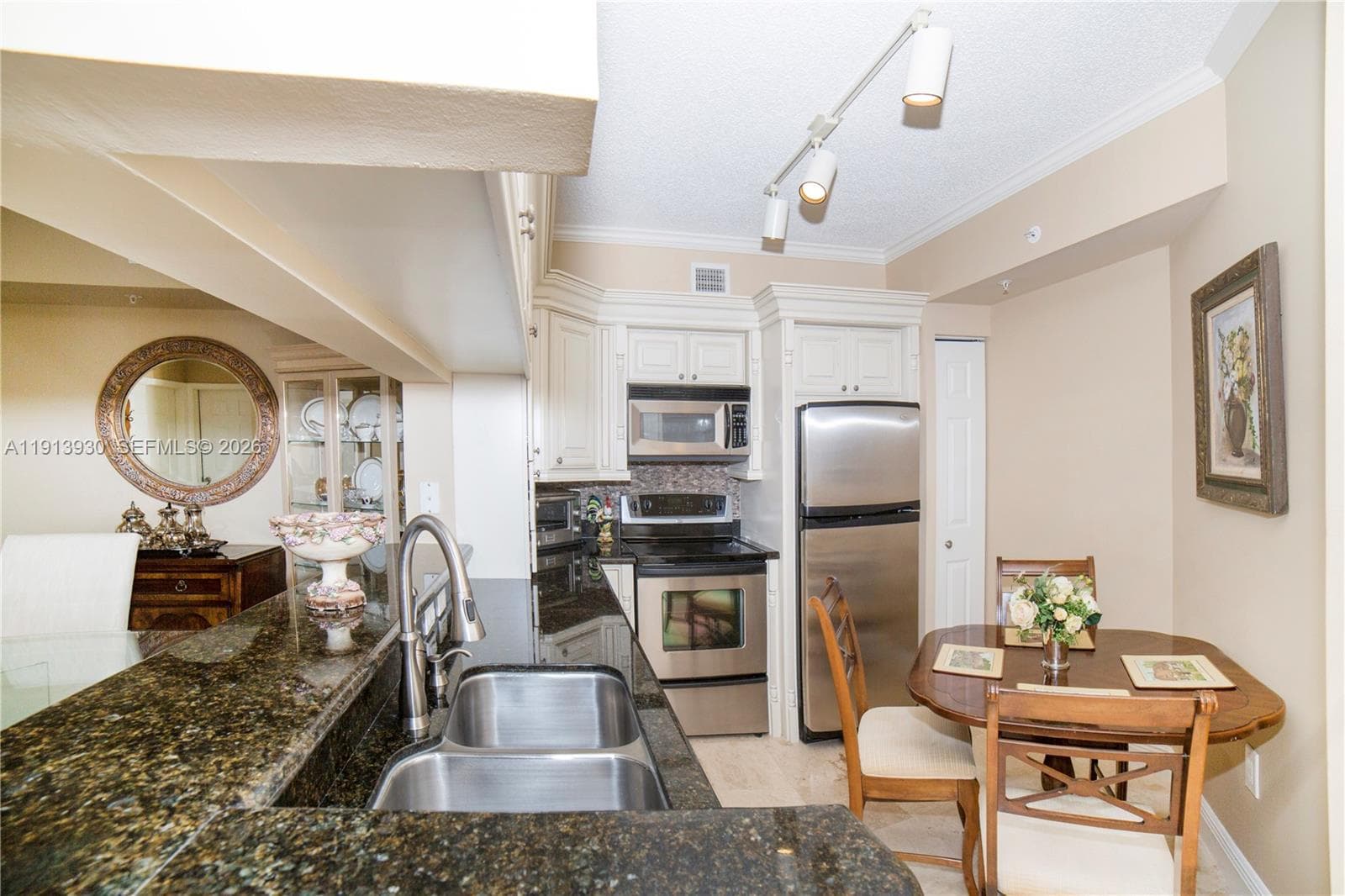 17100 N Bay Rd 1107 photo 10