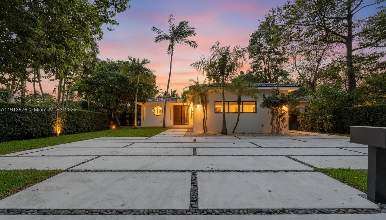 550 Shore Dr 1