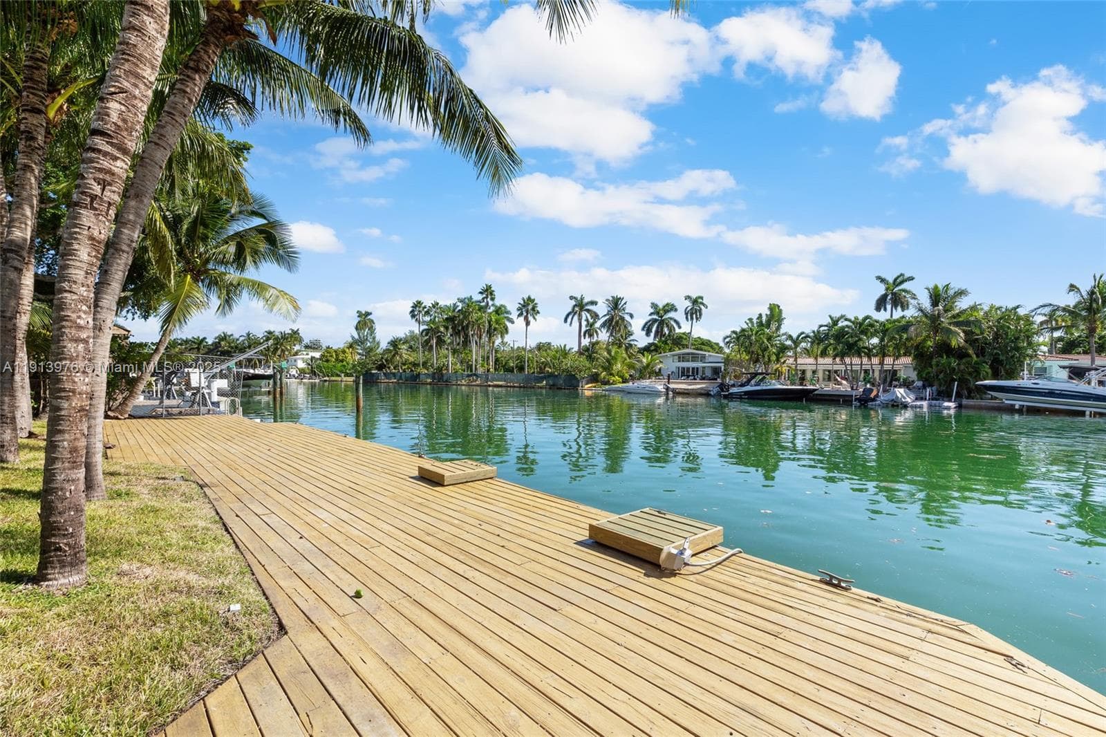 550 Shore Dr photo 10