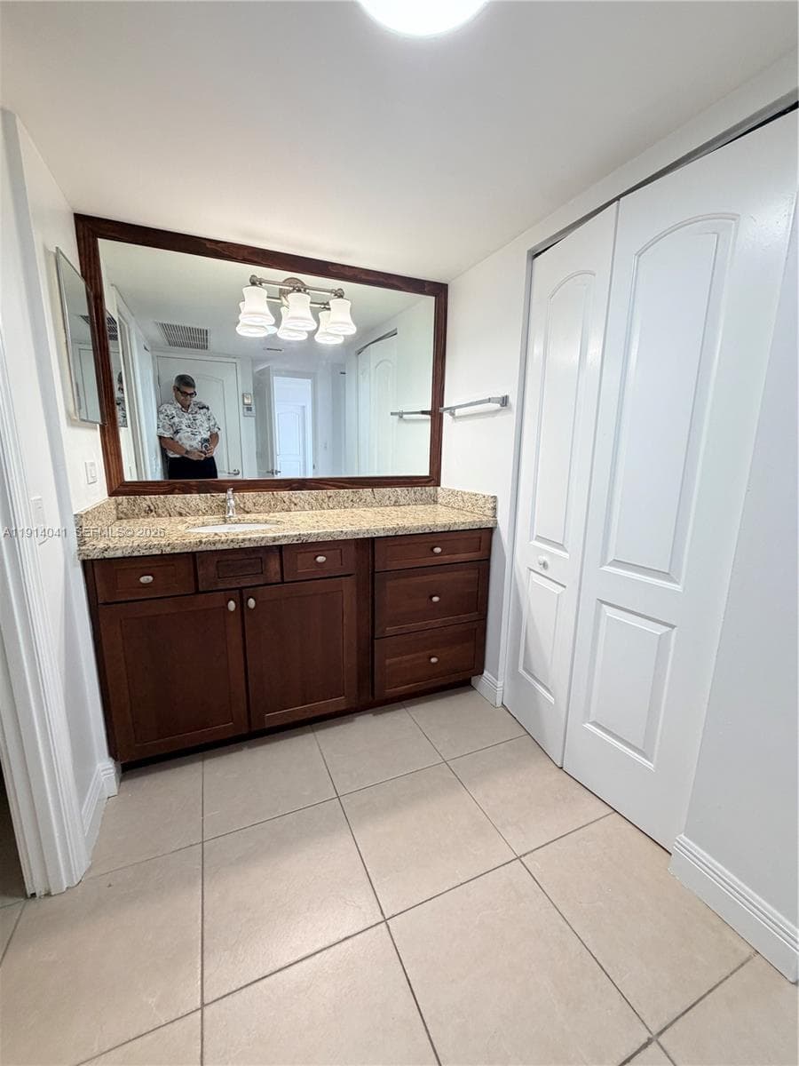 3701 N Country Club Dr 1901 photo 14