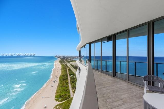 15701 Collins Ave 1