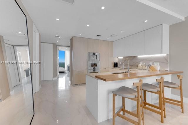 15701 Collins Ave 5