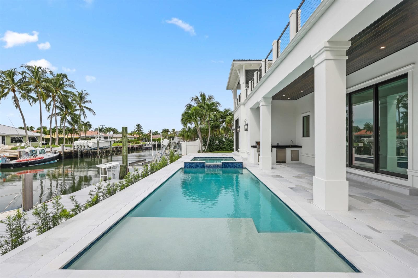 1211 Gulfstream 4
