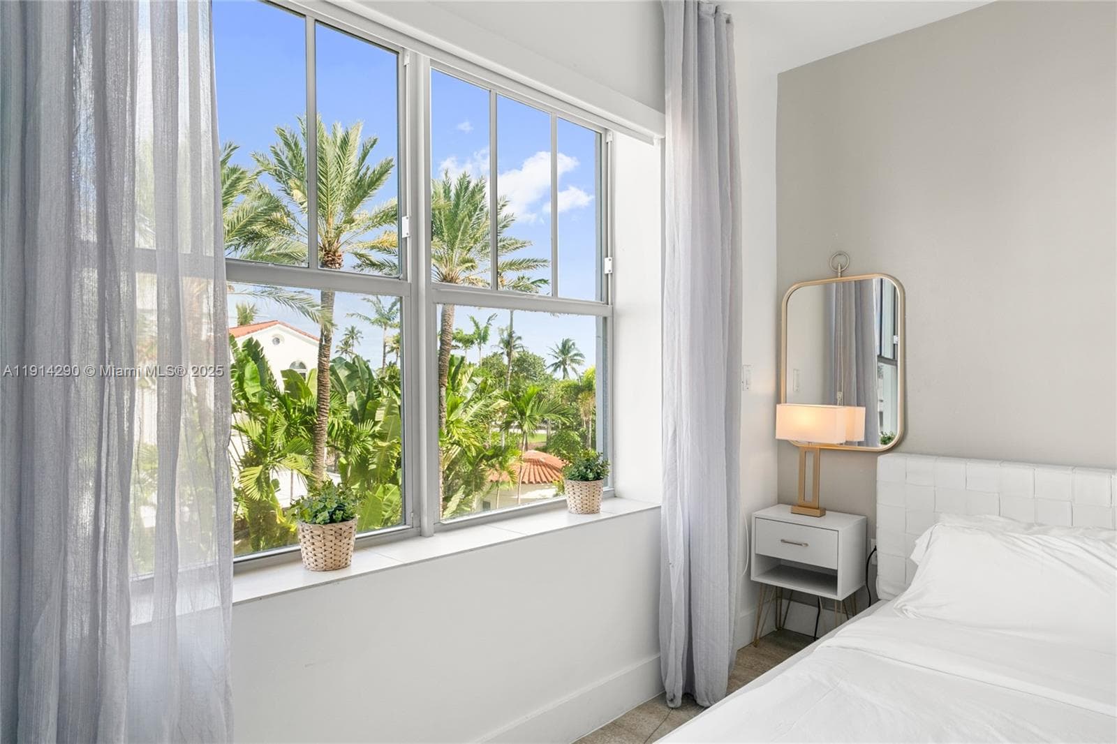 1060 Ocean Dr D307 photo 17