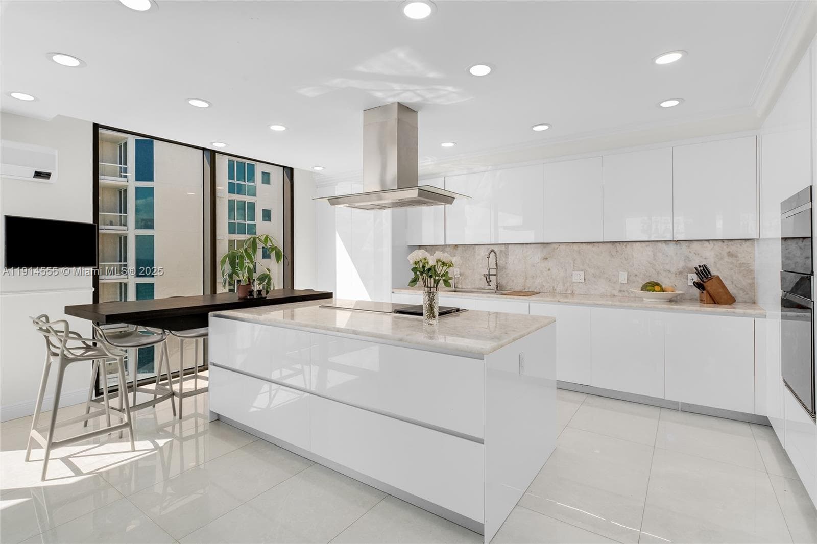 16275 Collins Ave UPH1 photo 11