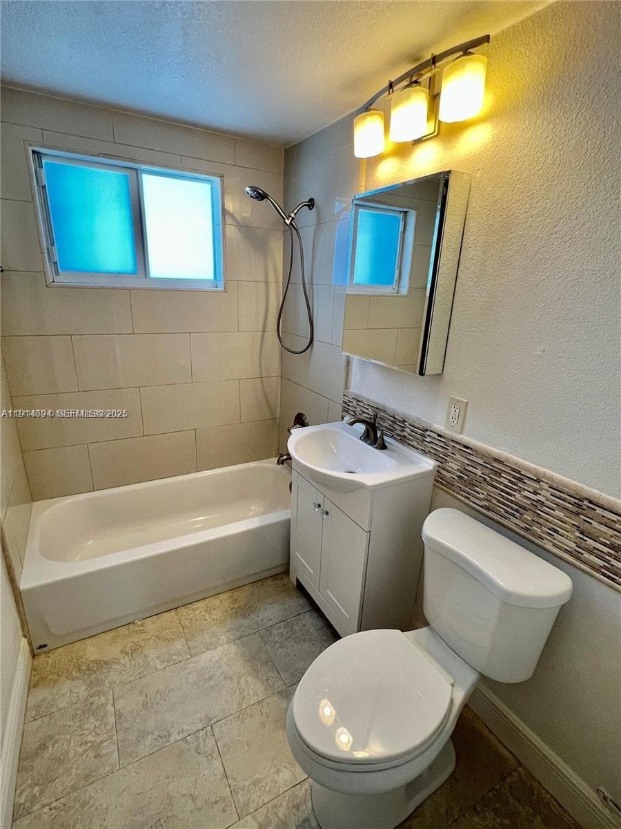 2700 NE 135th St 45 photo 11
