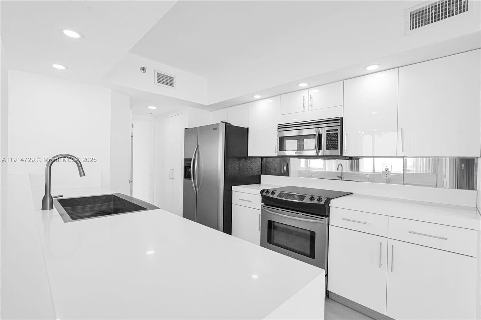 16485 Collins Ave 1236 photo 12