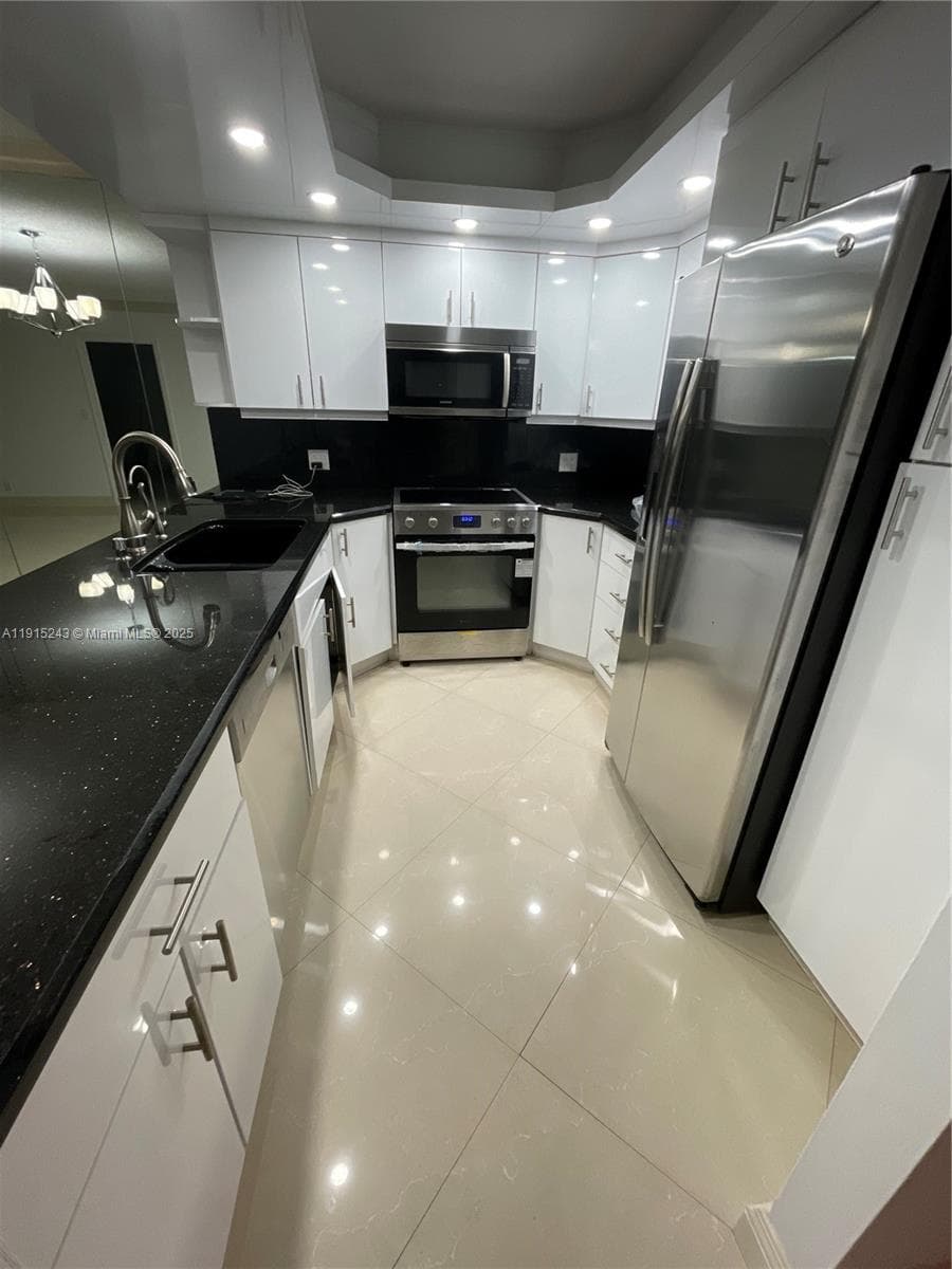 3800 Ocean Dr 4
