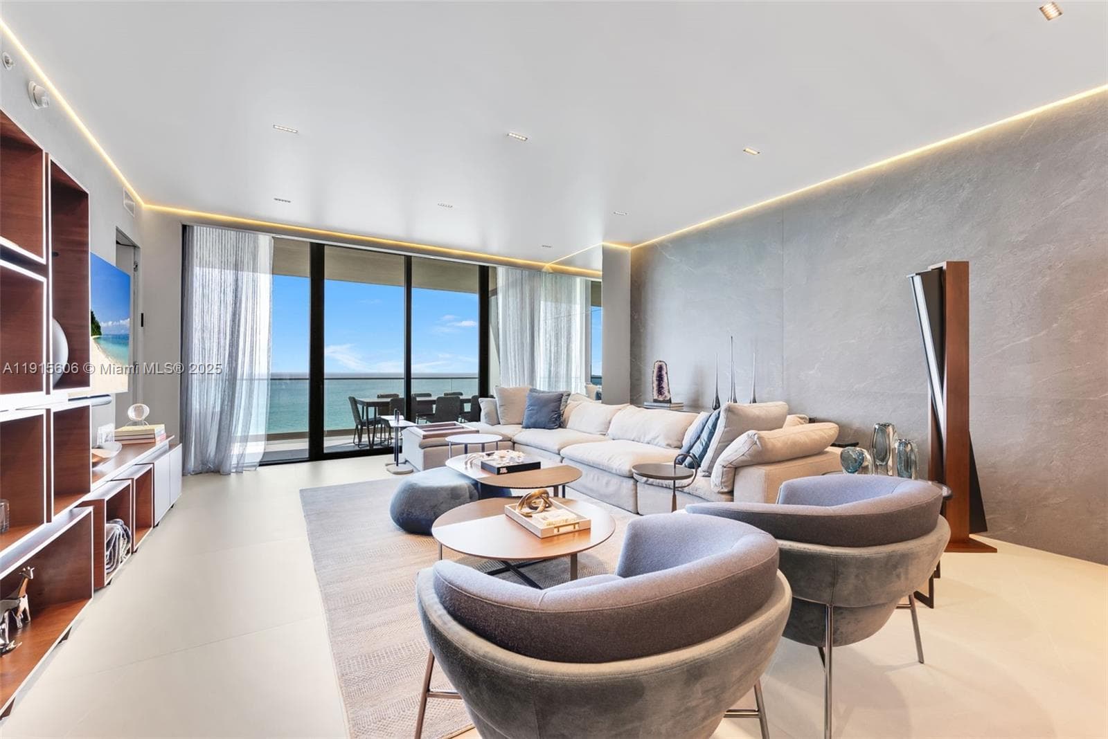 18975 Collins Ave 2