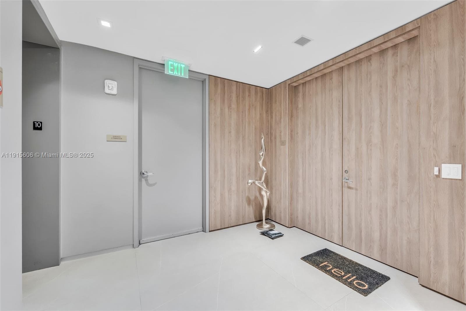 18975 Collins Ave 1002 photo 17