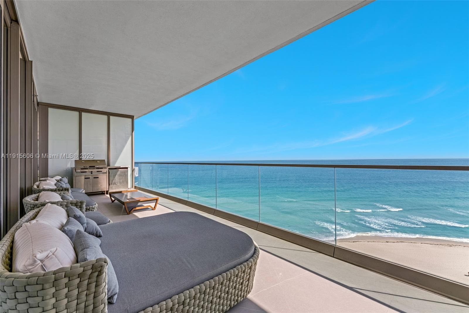 18975 Collins Ave 1