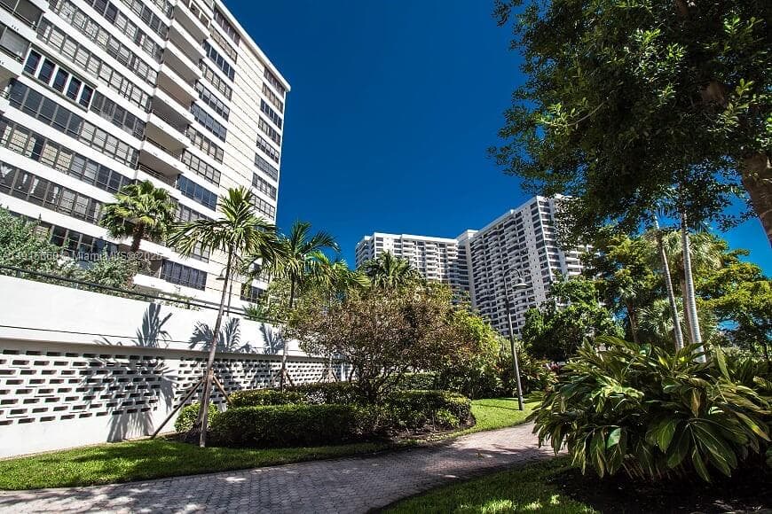 500 Three Islands Blvd 408 photo 24