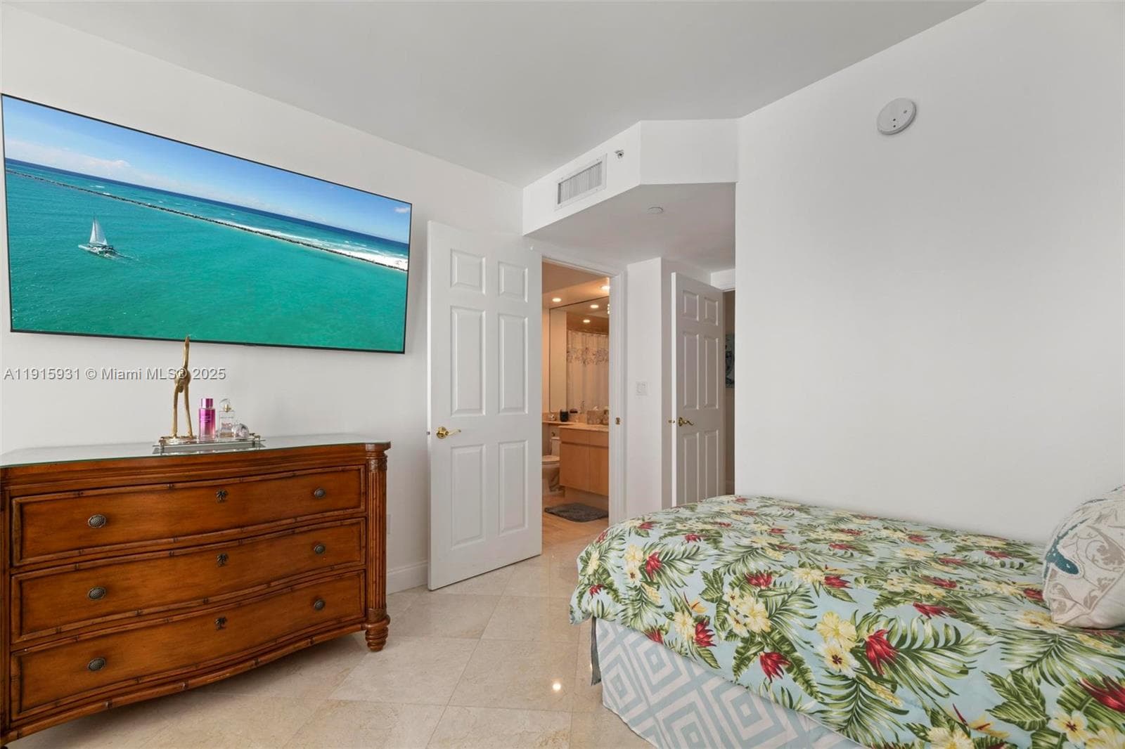18671 Collins Ave 1902 photo 21