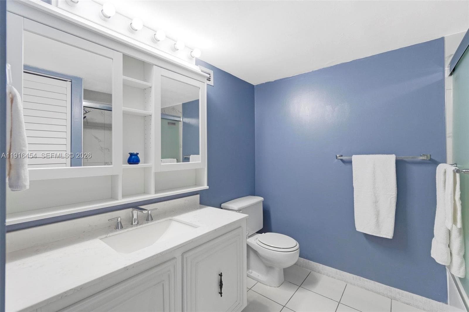 1000 Parkview Dr 518 photo 17