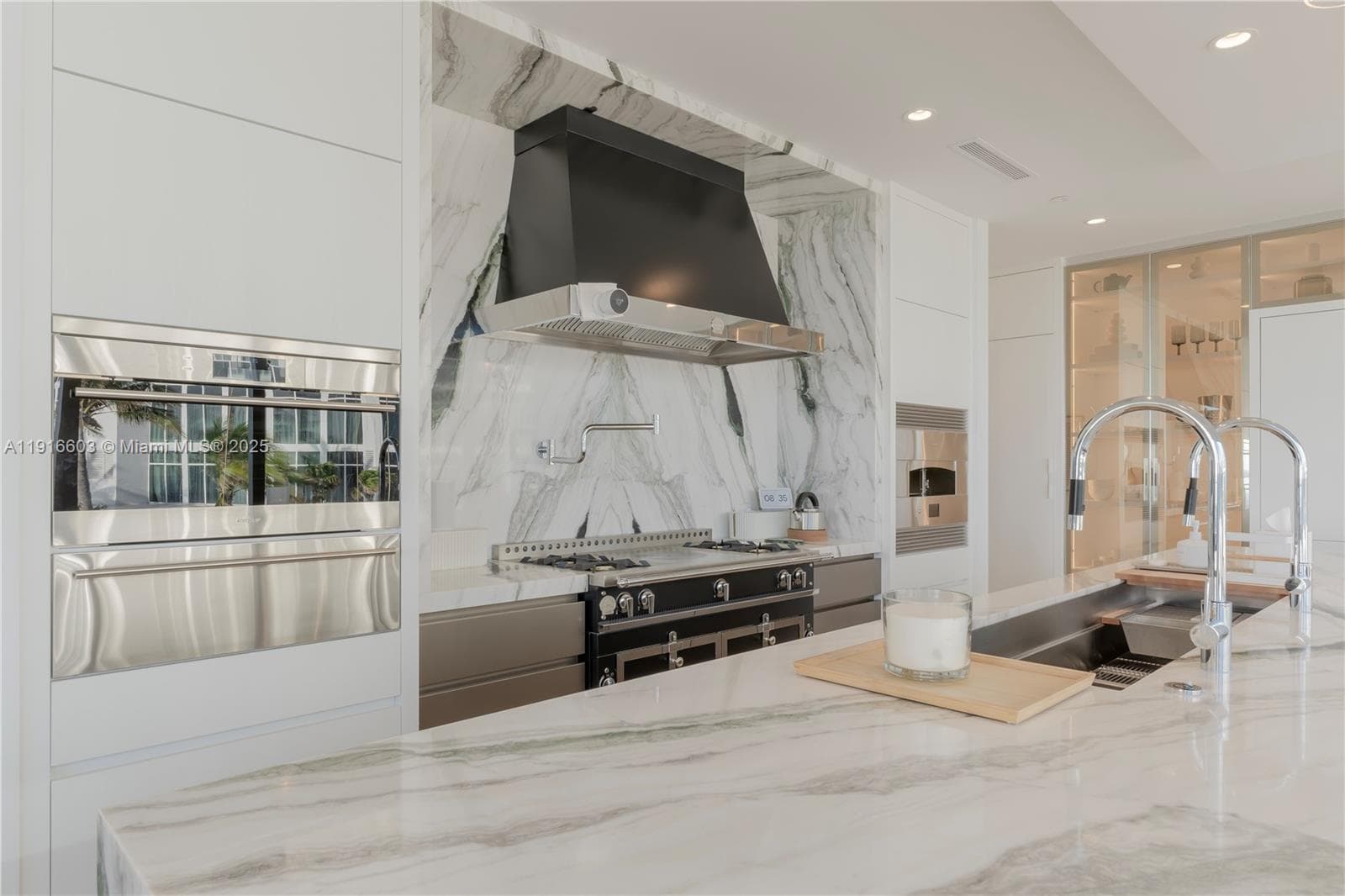 17975 Collins Avenue 2402 photo 8