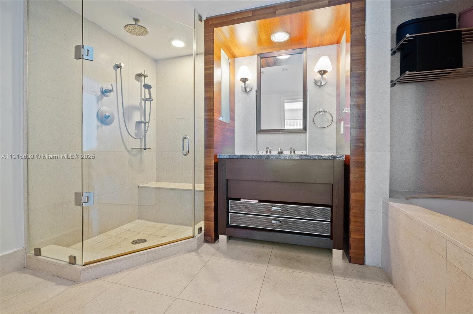 6801 Collins Ave PH06 photo 21