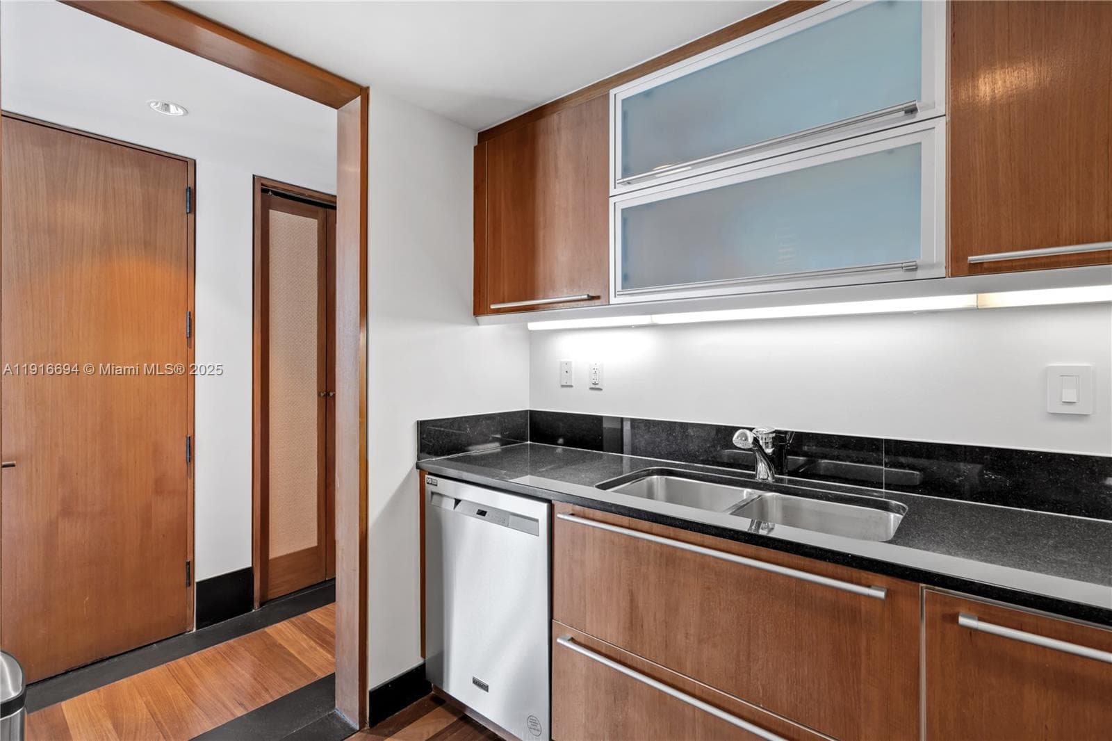 101 20th St 2504 photo 18