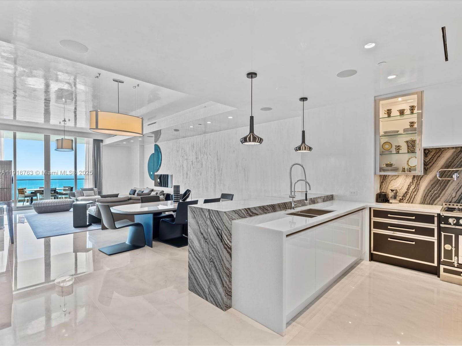 17901 Collins Ave 4